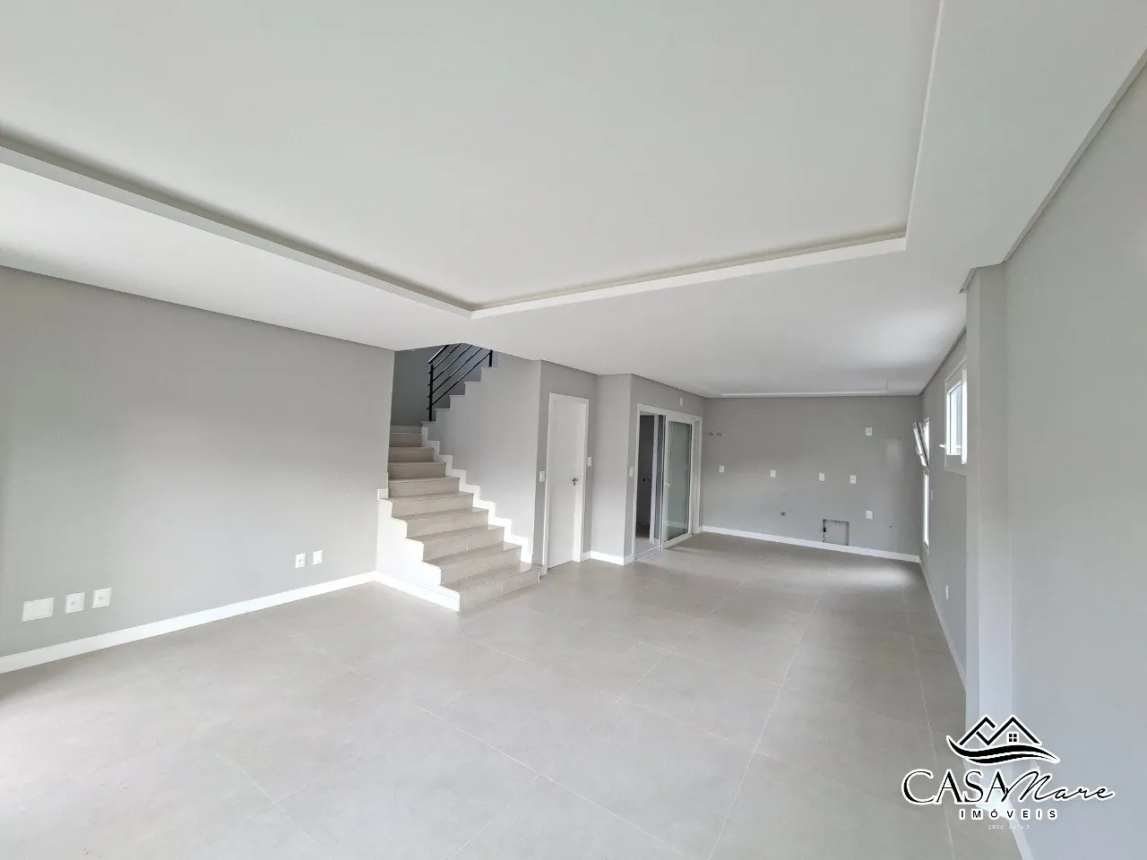 Casa recém-entregue com 3 suítes e área gourmet no Córrego Grande