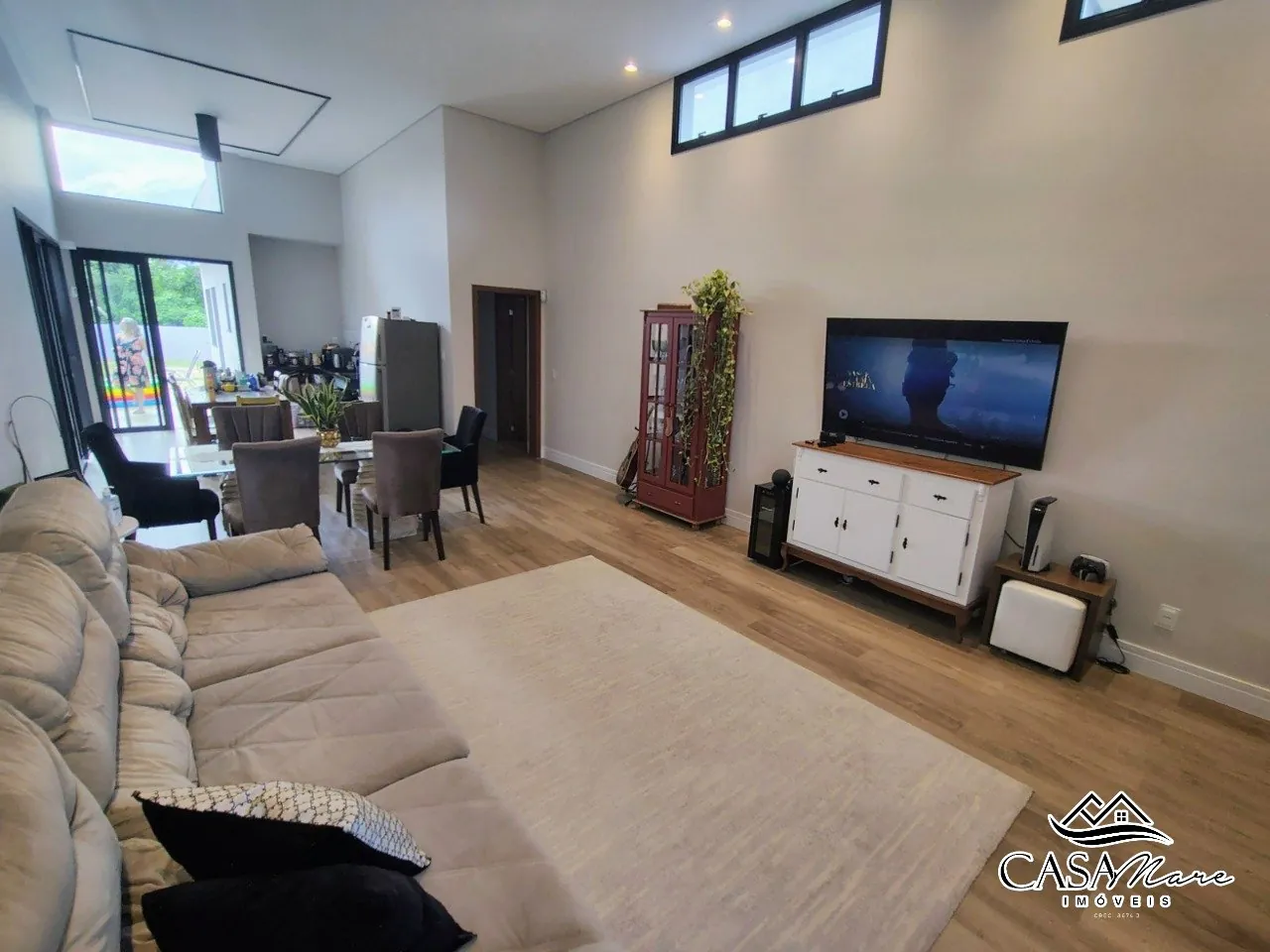 Casa linear com 4 quartos e terreno de 540 m² no Córrego Grande, foto 2