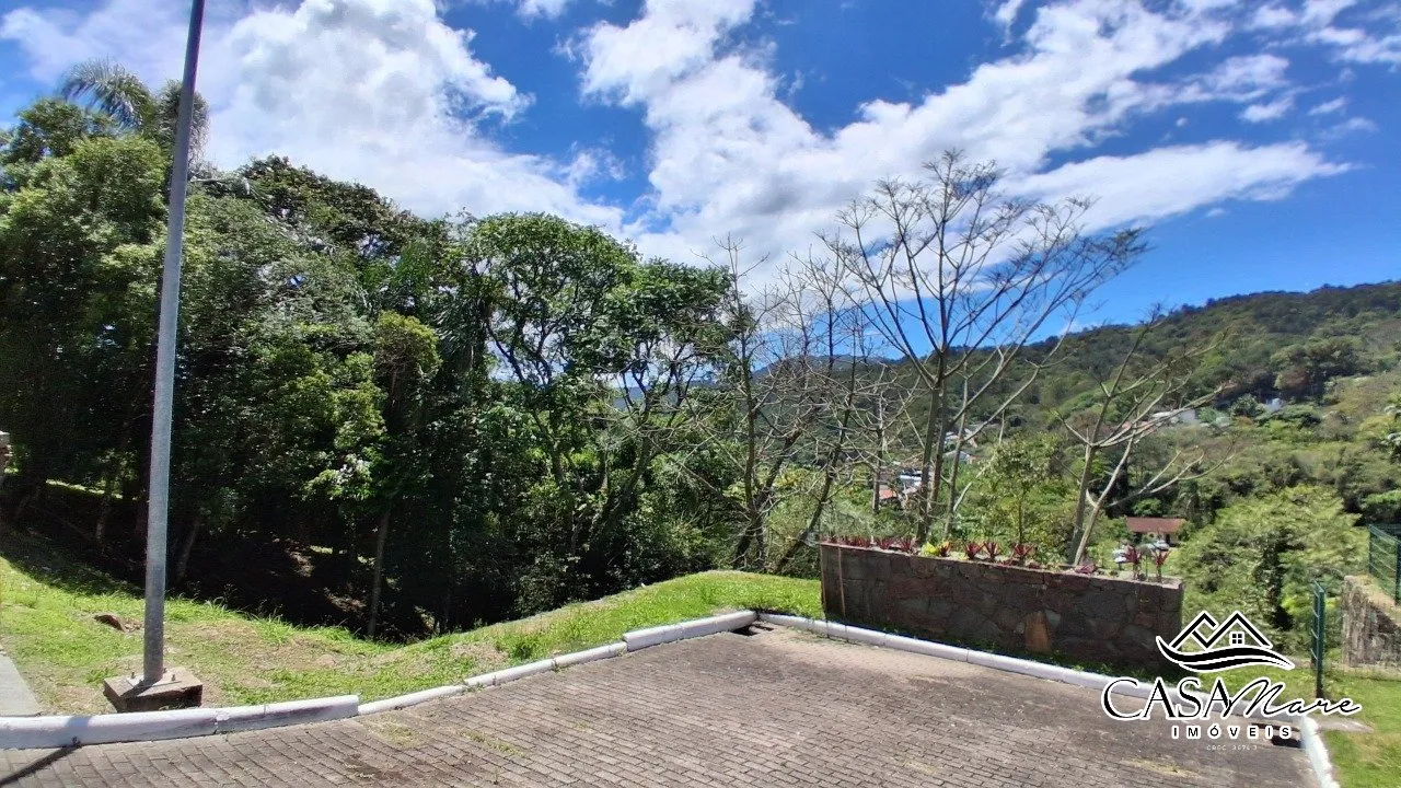 Terreno de 794 m² em condomínio no Córrego Grande, foto 1